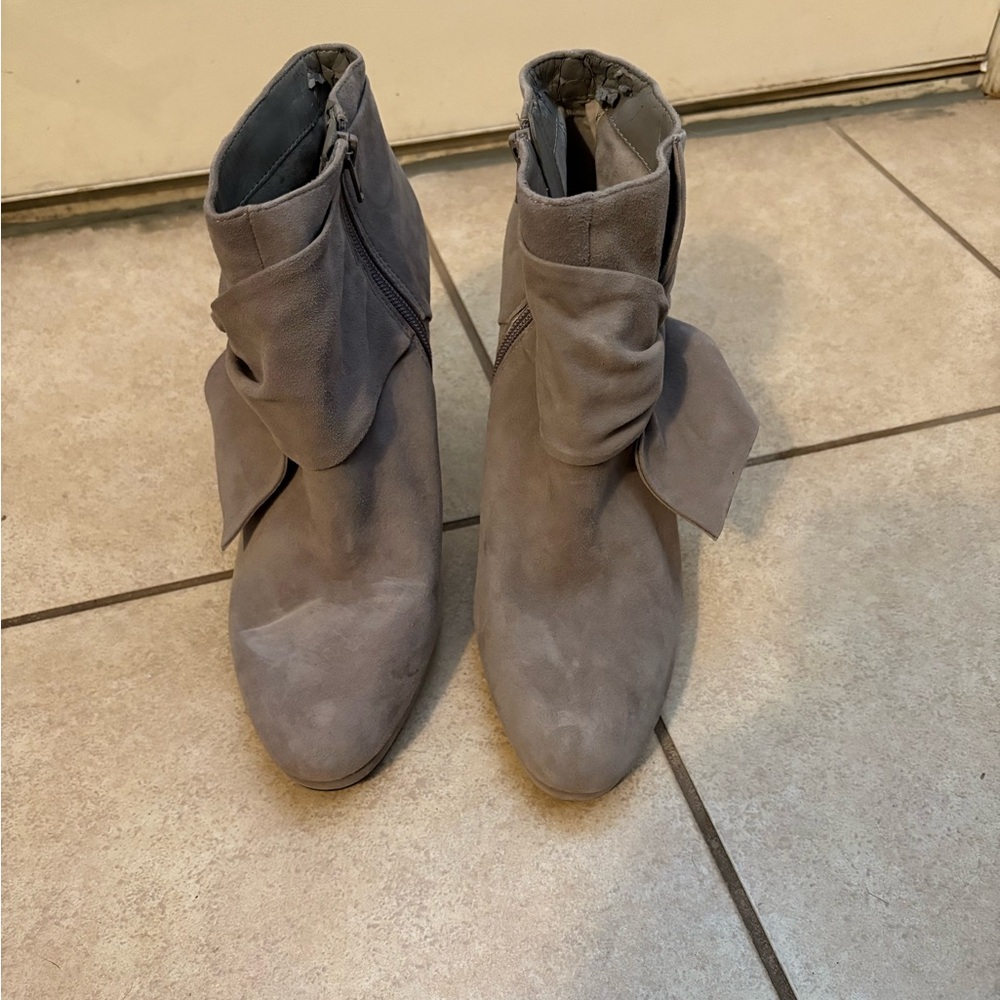Women's Gray Ankle Boots